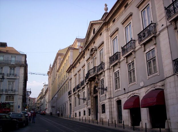 [IADE+CHIADO+CENTER+01.JPG]