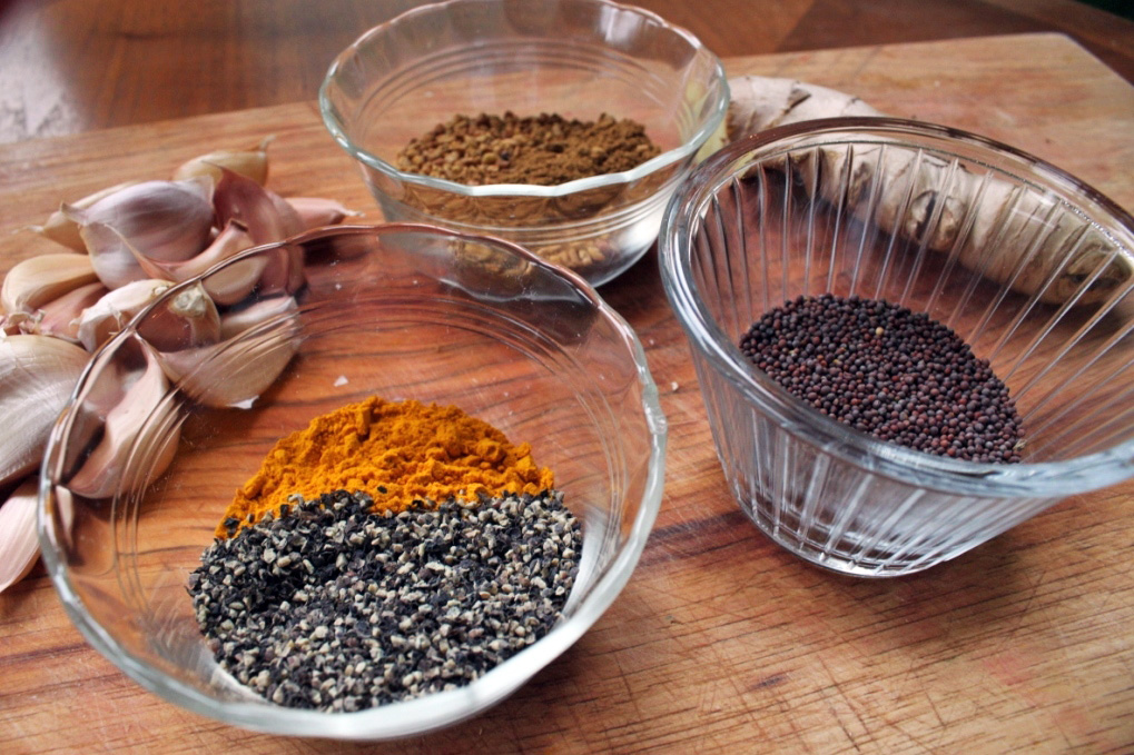 Spicy Quince and Apple Chutney Hitchhiking to Heaven