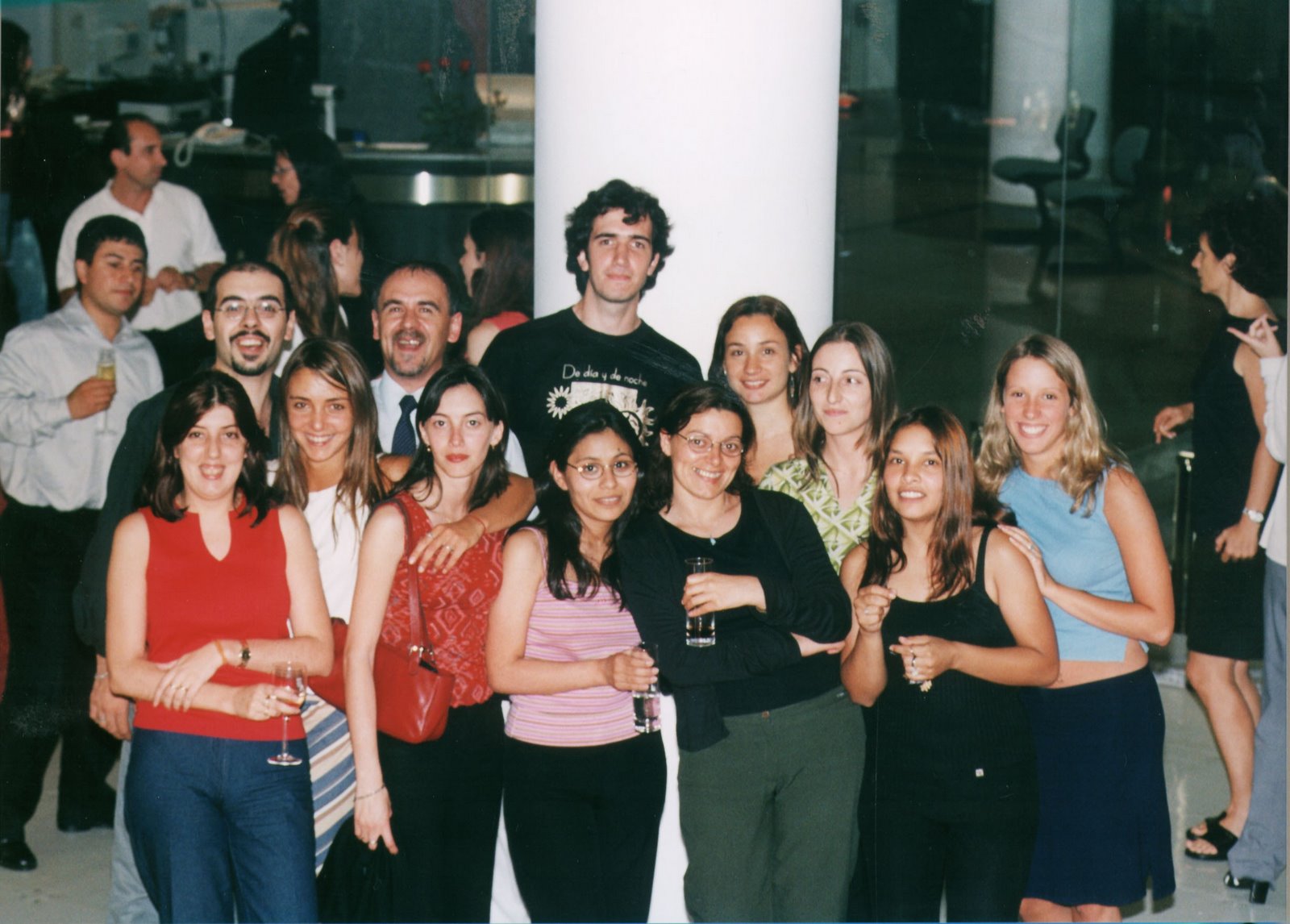 [Brindis+2001.jpg]