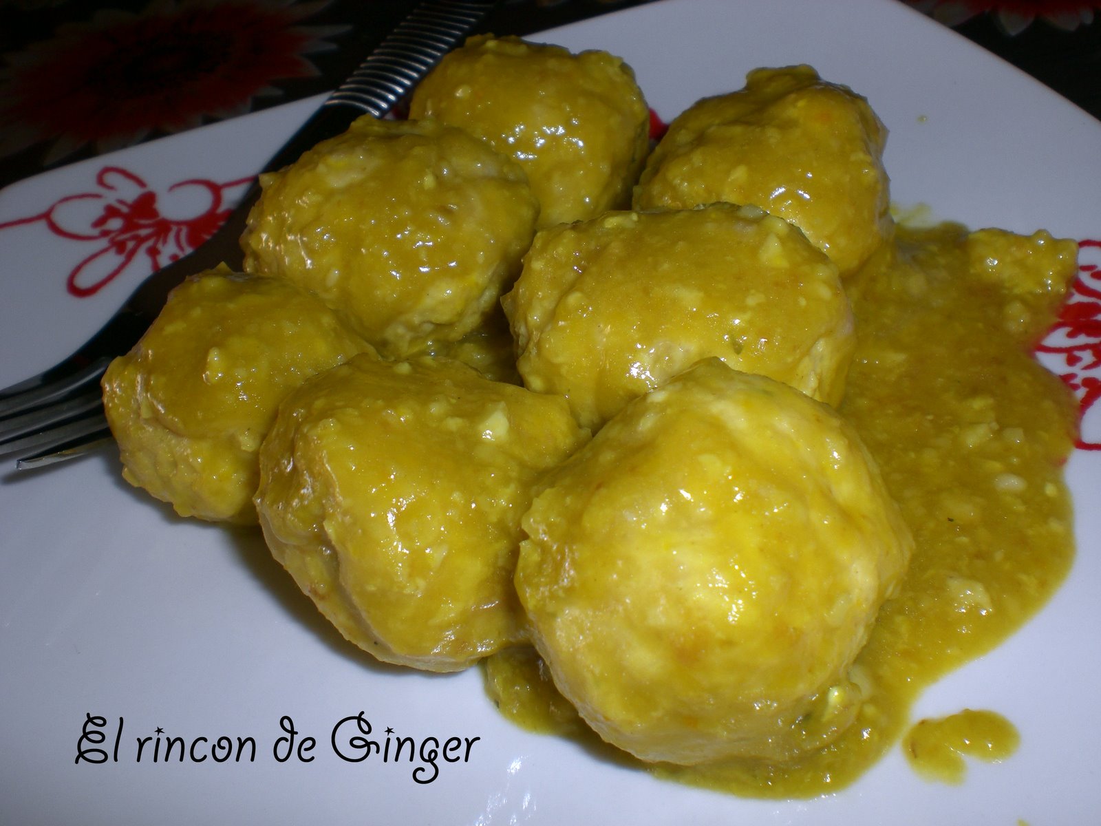 [Albondigas+en+salsa+de+almendras.jpg]