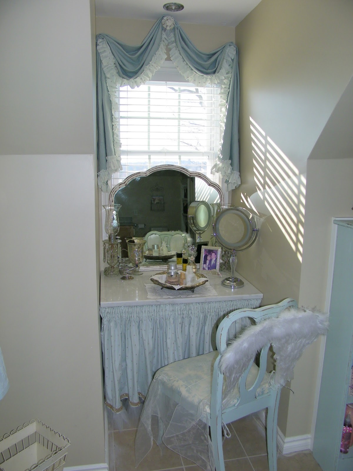 Maison Decor Vintage Mirror for the Vanity