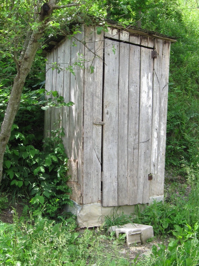 FOLKWAYS NOTEBOOK OUTHOUSES A THING OF THE PAST?