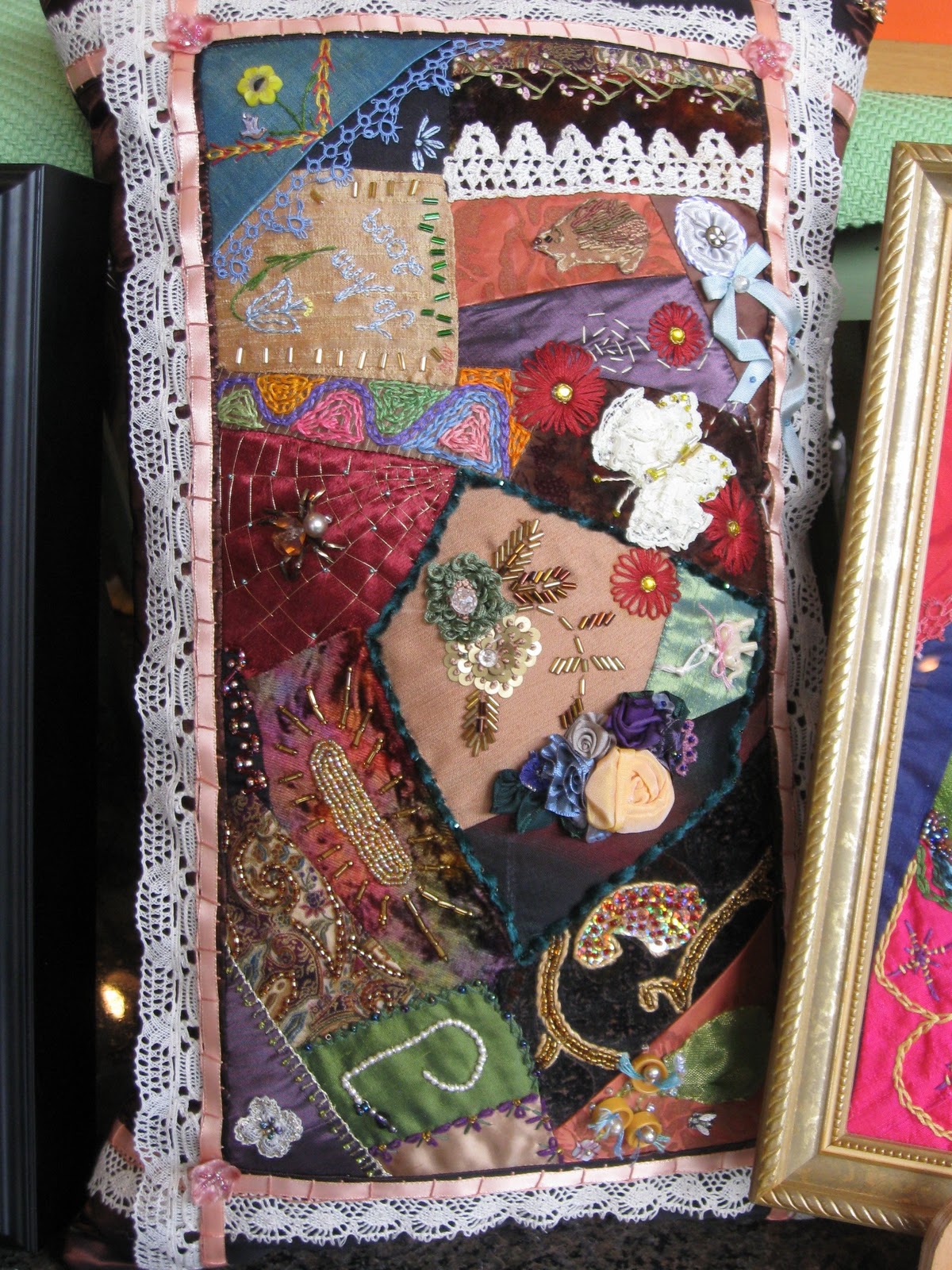 FOLKWAYS NOTEBOOK CONTEMPORARY CRAZY QUILT BLOCKS ROUND ROBIN STYLE