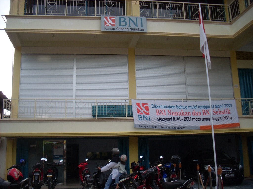 [SL371454.JPG]