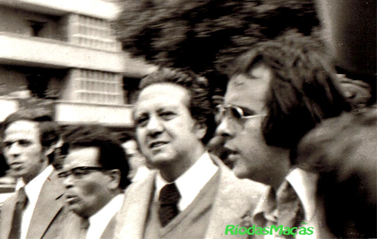 [vintecincomsoares+copy.jpg]