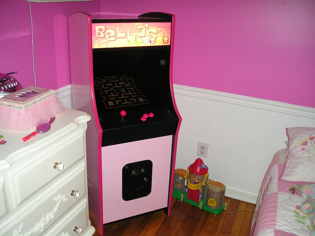 [Bellas+Arcade+-+Finished+05.JPG]