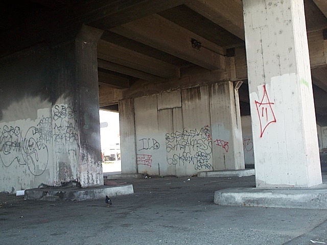 [under1stavebridge_a]