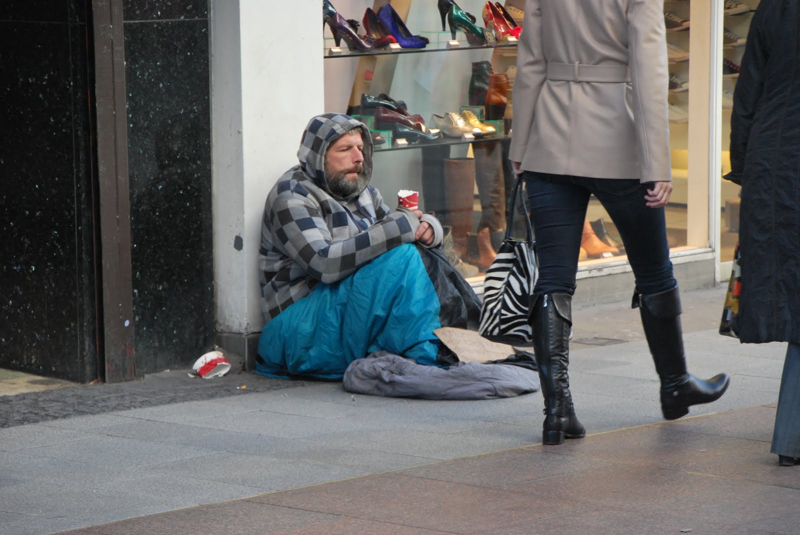 Beggar2%2B%25C2%25A9Tom%2BMcLaughlin2010.JPG