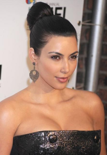 Kim Kardashian Hairstyles Pictures, Long Hairstyle 2011, Hairstyle 2011, New Long Hairstyle 2011, Celebrity Long Hairstyles 2021