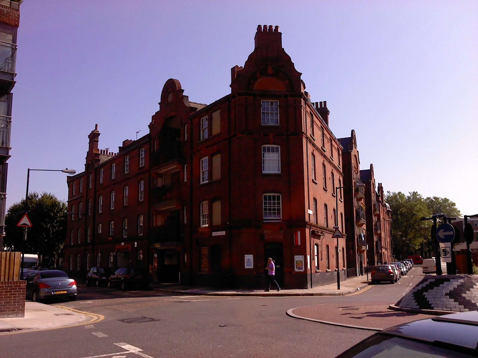 VICTORIAN LONDON Stepney Green Estates and other buildings.
