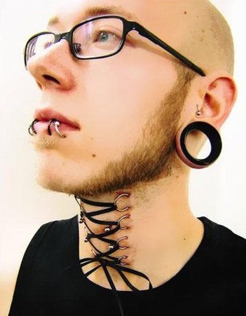 [male-corset-piercing.jpg]