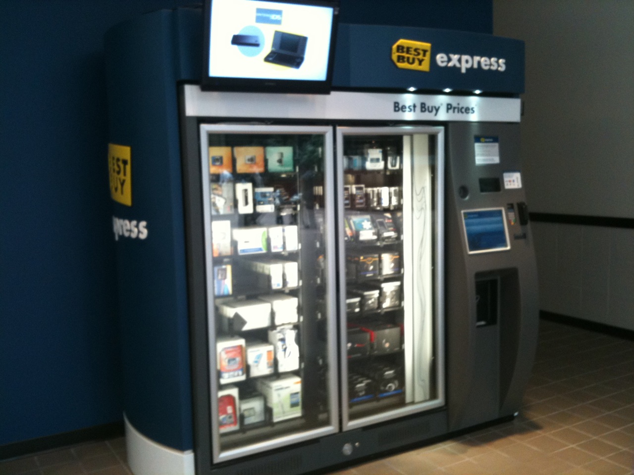 KITCH MELLY: BEST BUY GOES VENDING MACHINE