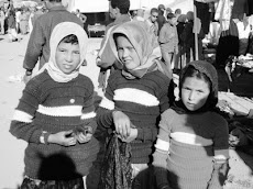 Petites berbères au souk (Marché hebdomadaire, le jeudi à El Aderj)