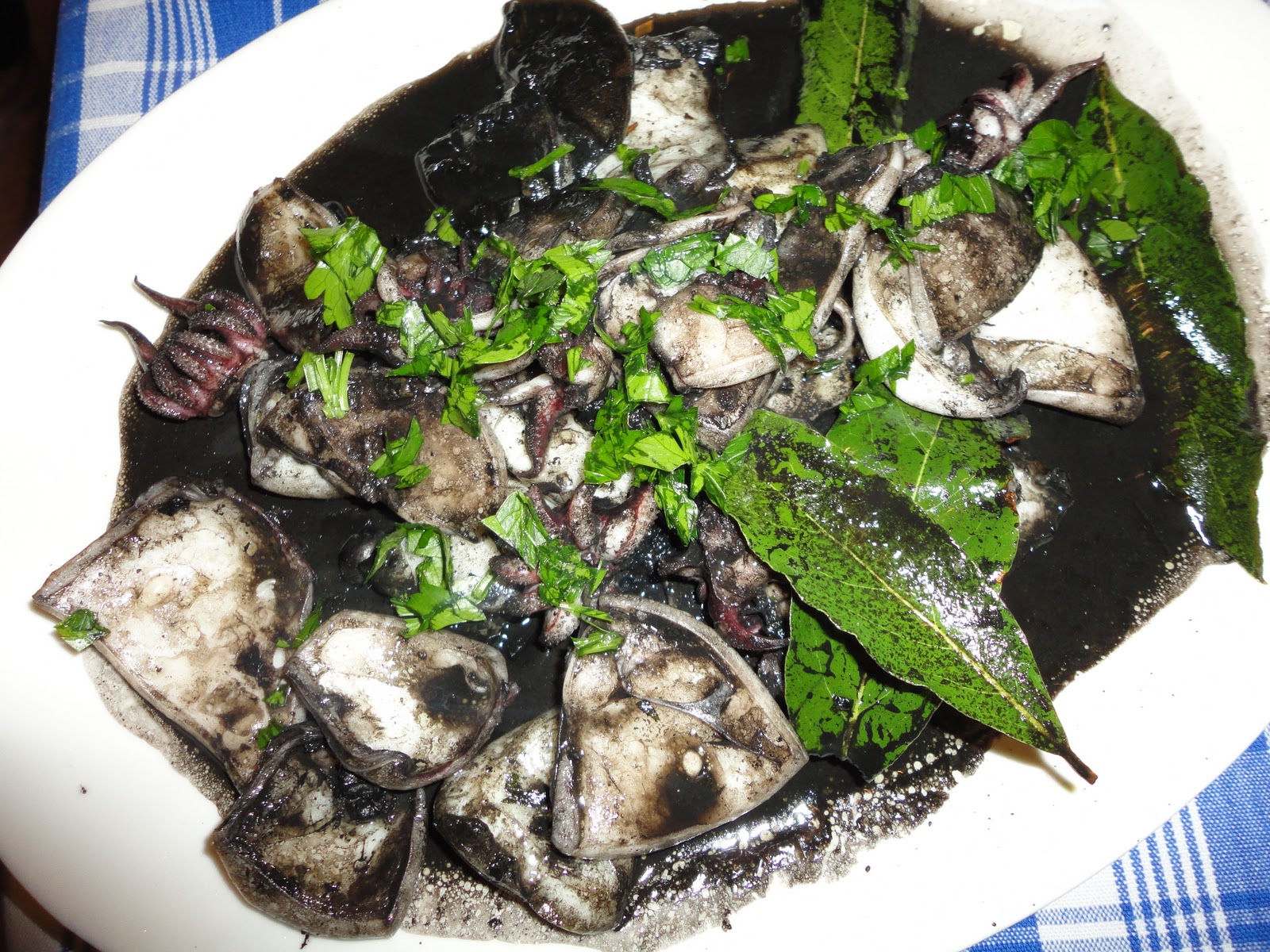 Portuguese Kitchen Cuttlefish in black ink Chocos com tinta