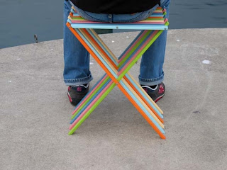 11 Seconds: Folding Chair / Shelf