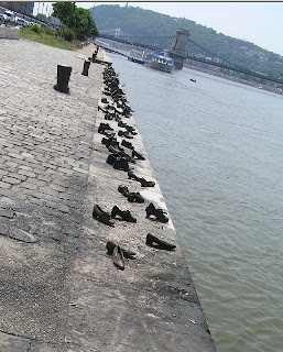 Shoes on the Danube statue