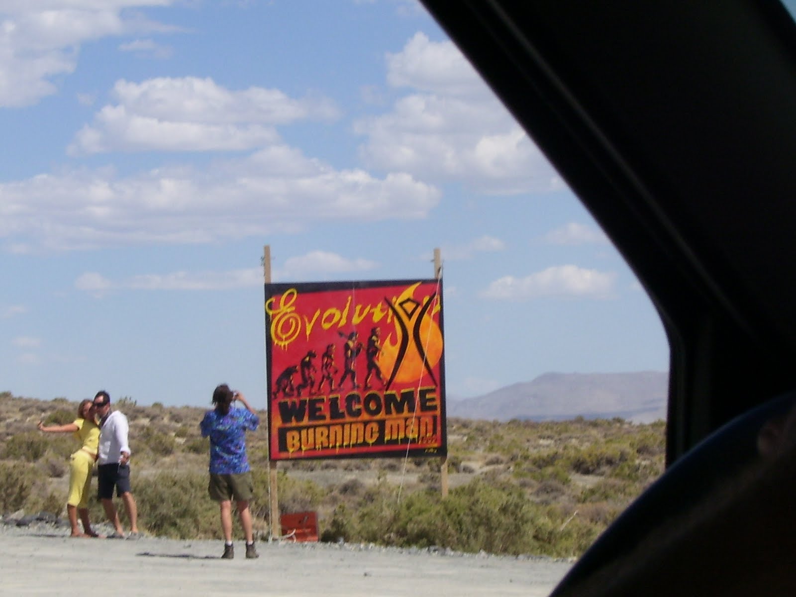 [Burning+Man+2009+trip+024.JPG]