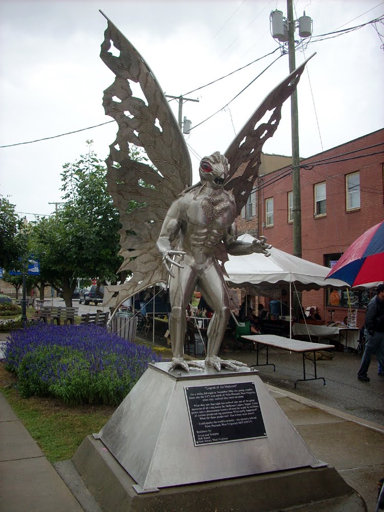A Yellow Springs Blog Day tripping Mothman Festival, Point Pleasant, WV