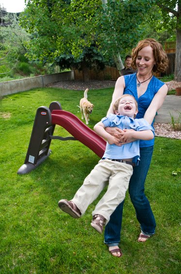 [mom+swings+son.jpg]