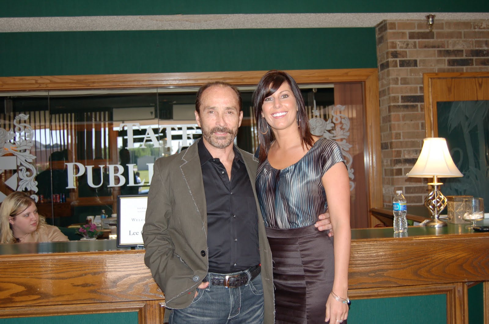 http://3.bp.blogspot.com/_CzZjsHFyb-Y/TLeTtOVtjeI/AAAAAAAAAGQ/Tnih6N1TWTI/s1600/LeeGreenwood.jpg