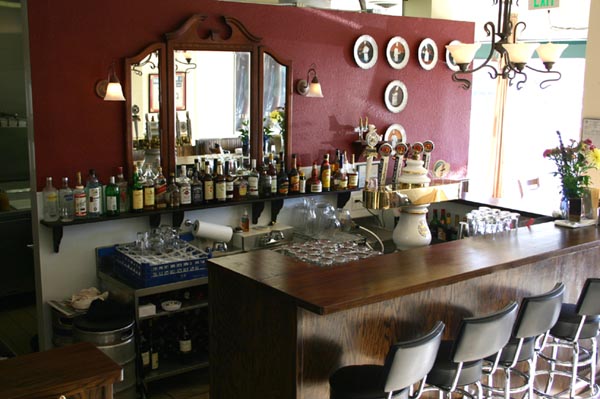 [bar.jpg]