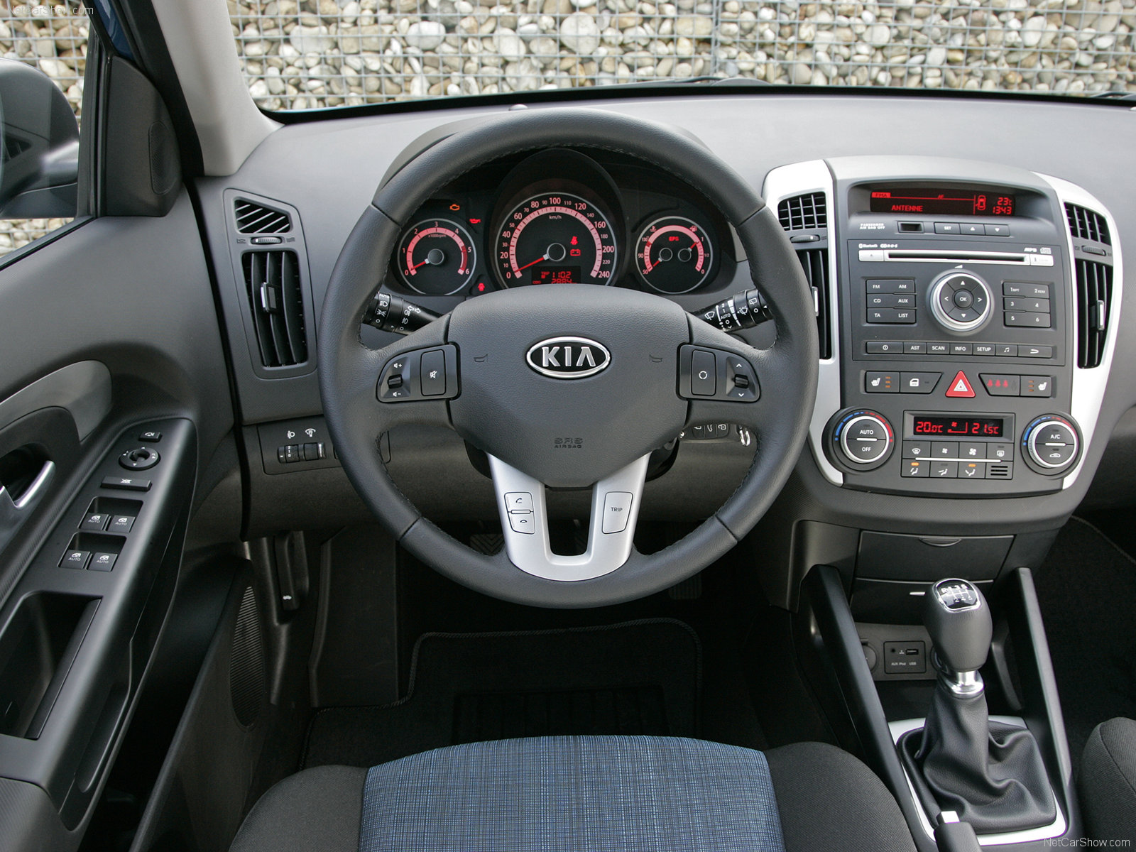 bhanyak's blog: 2010 KIA CEED PHOTOGALLERY AND WALLPAPERS