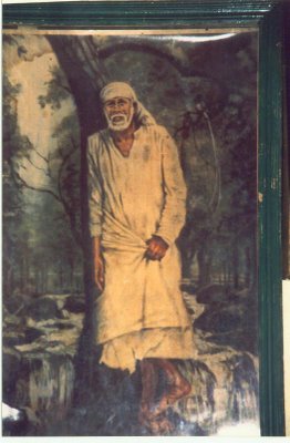 [baba+in+lakshmi+bais+house.jpg]