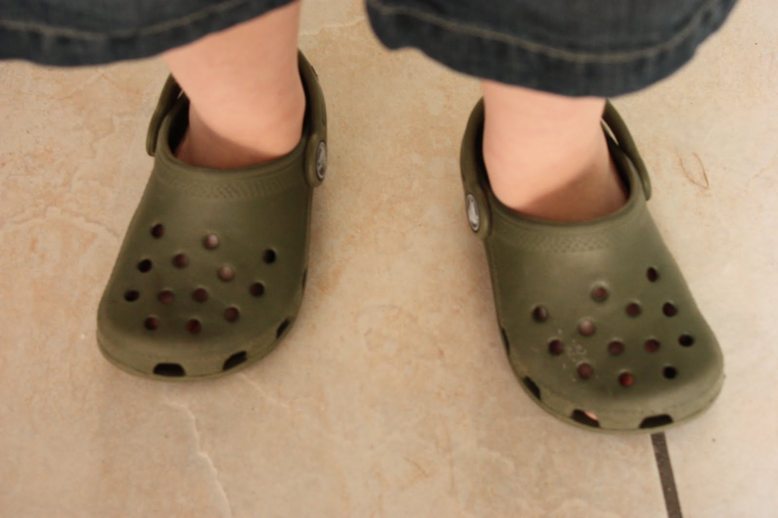 crocs on feet