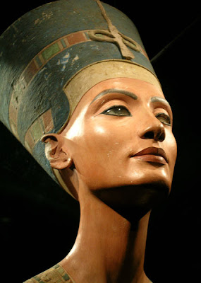 整形51次 - 整形51次 要整成古埃及最美王后