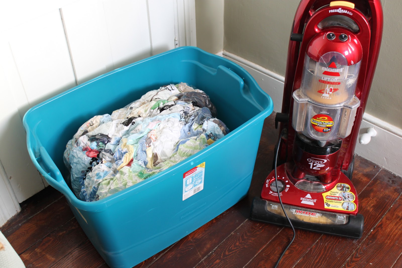 Ye Olde Sandwich Shoppe Vacuum Packing Cubes = Amazing Storage