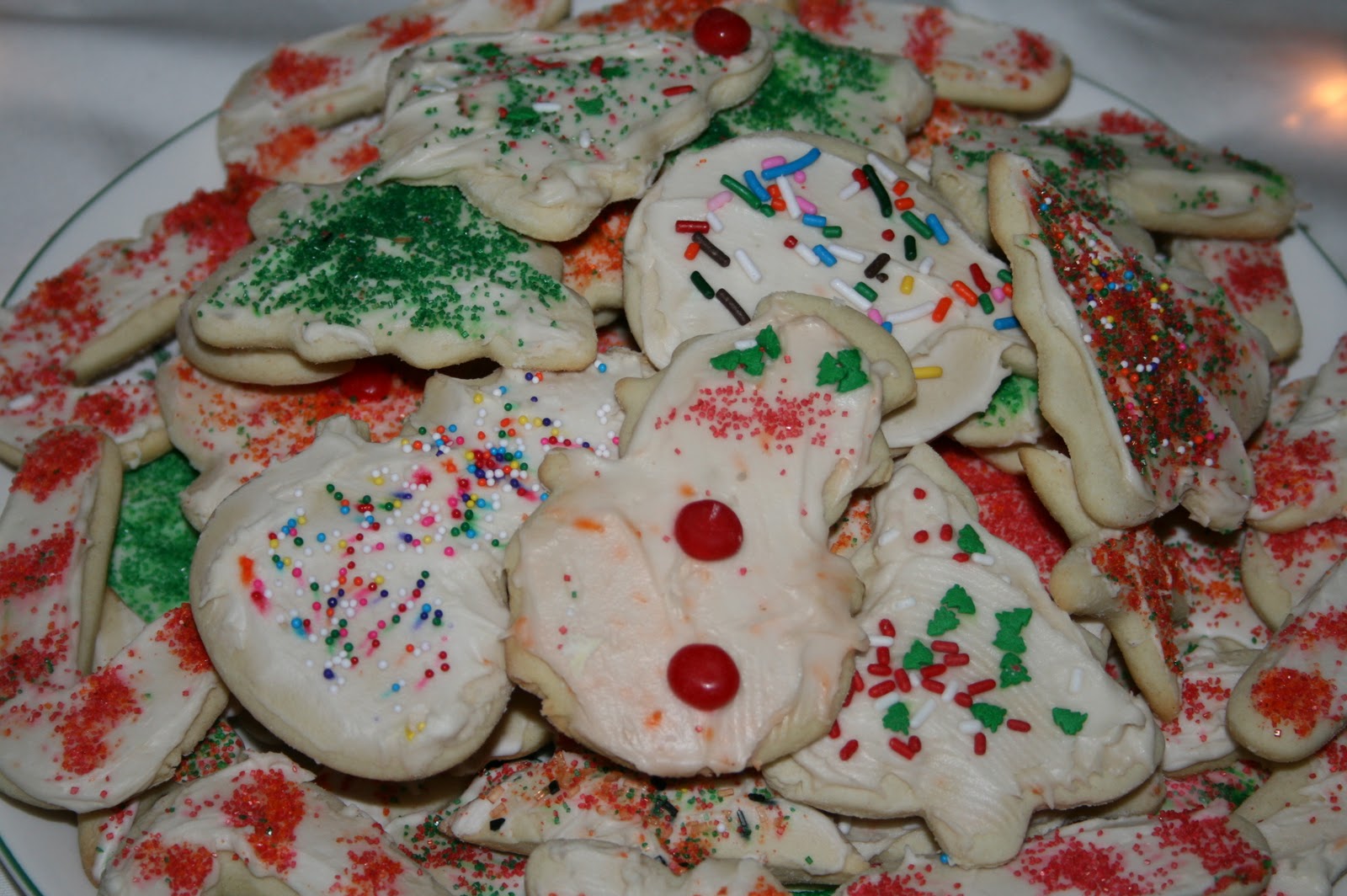 SusieQTpies Cafe: Christmas Cut Out Cookies, Link up and Giveaways