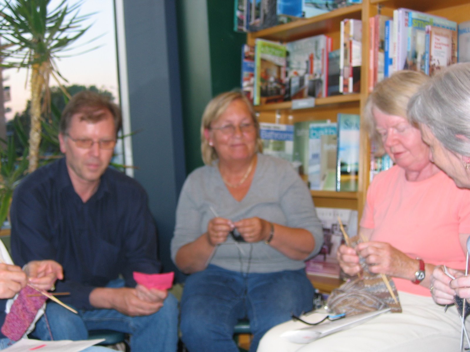[Tuesday+Night+Knitting+Get+Together+Members+August+21,+2007+]