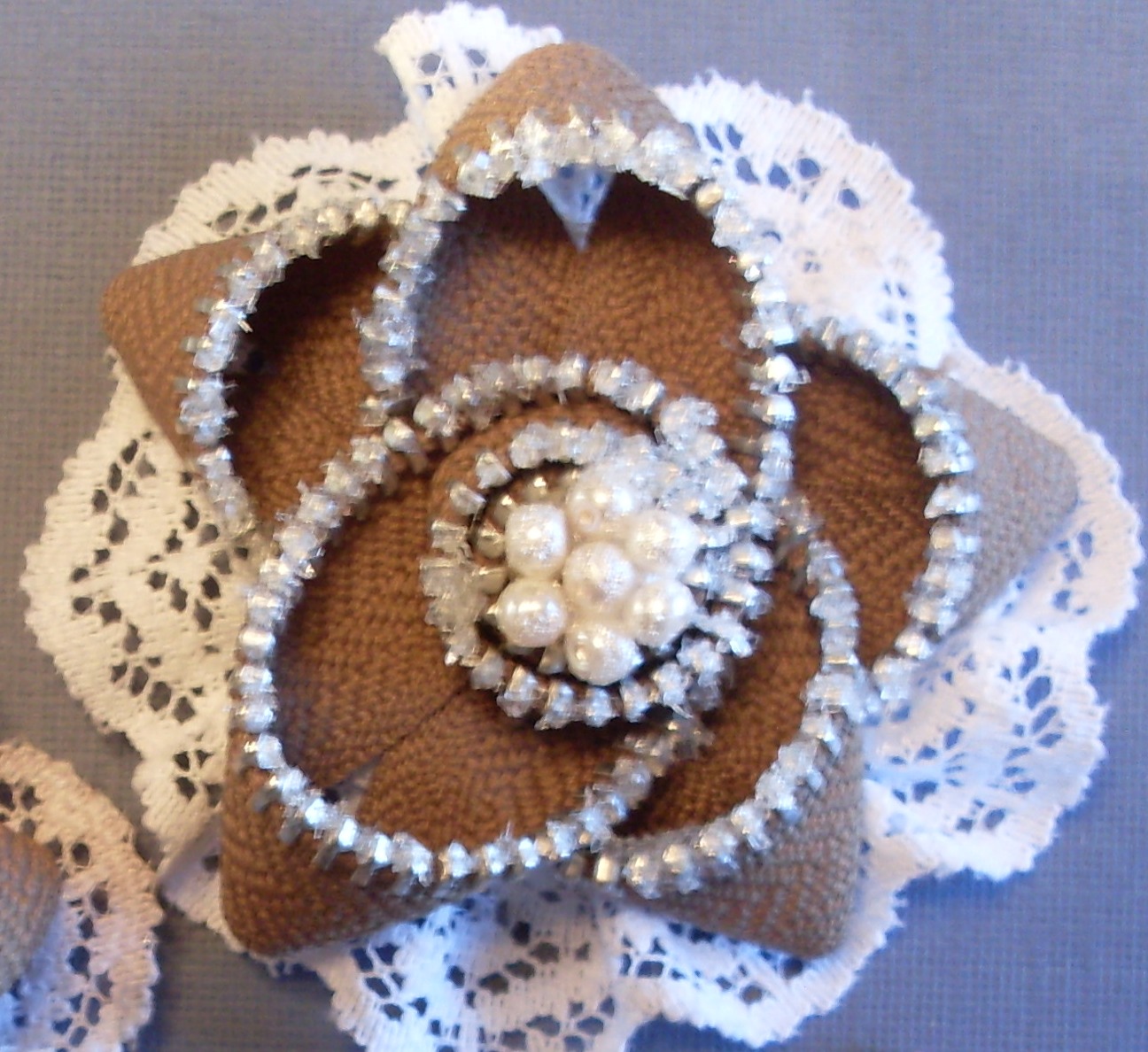 Pretty Little Somethings Zipper Flower Tutorial