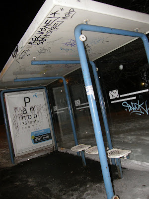buszmegálló, igénytelenség, Intermédia Kft, IV. kerület, megálló, Outdoor Reklám, reklám, utasváró, Újpest