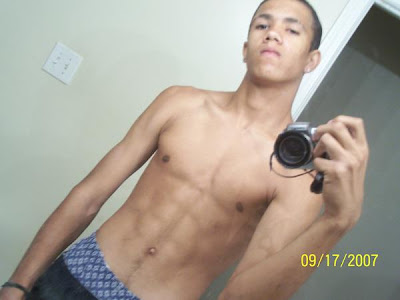 gaydreamblog gay big dick sexy guy amateur takes camera picture in mirror latino bad ass