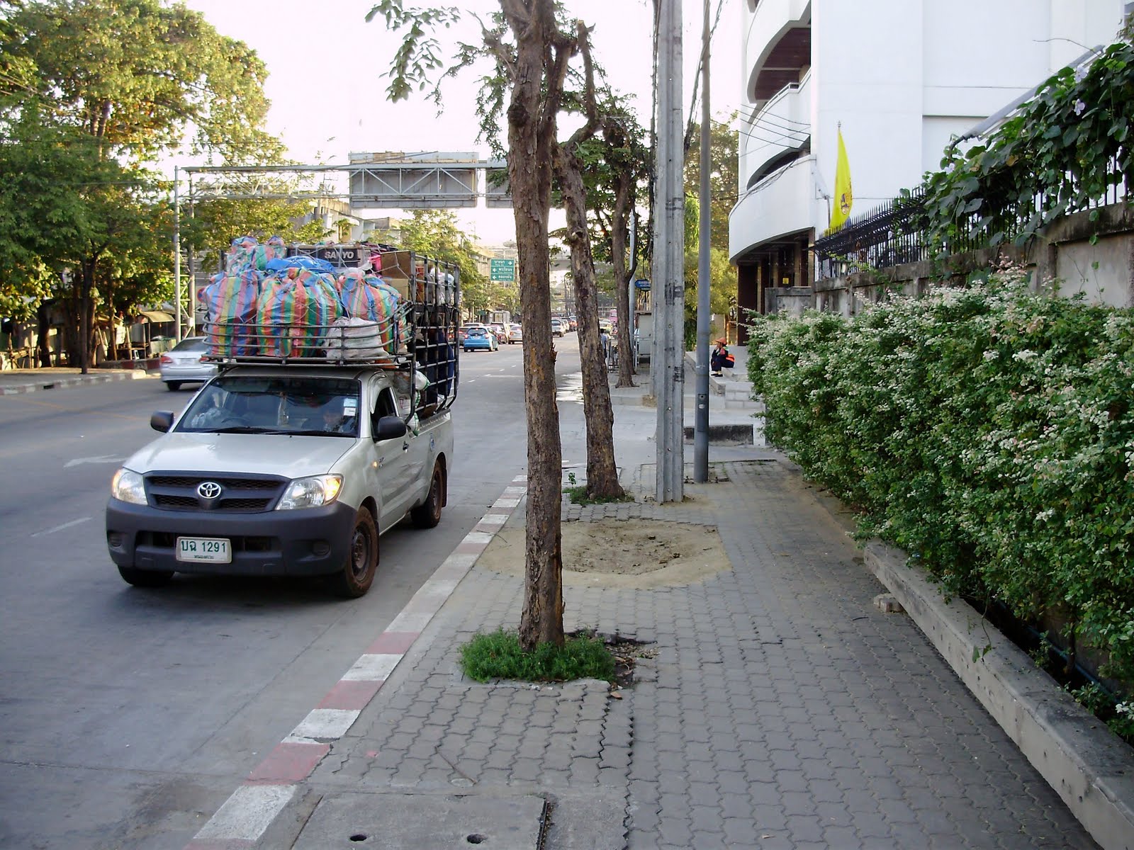 [PC200028.jpg]
