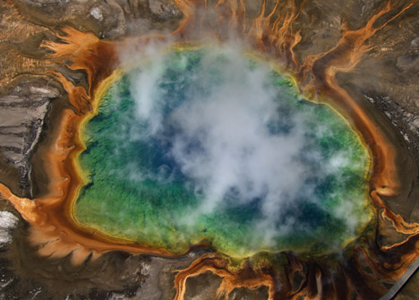 [Grand-Prismatic-Yellowstone-home-documentary.jpg]