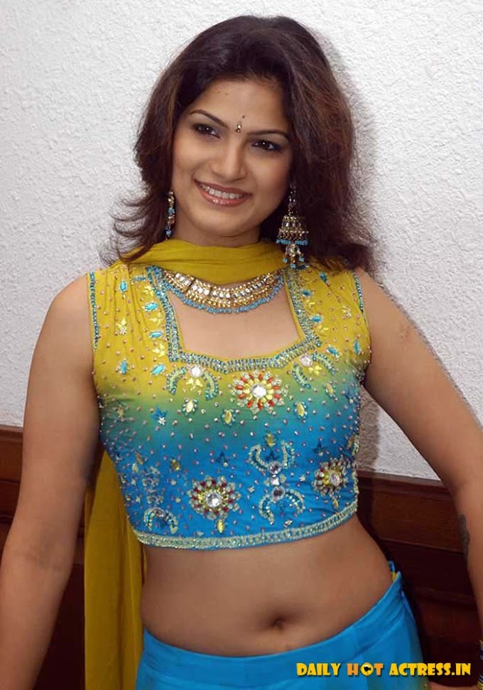 Tharika Hot Navel