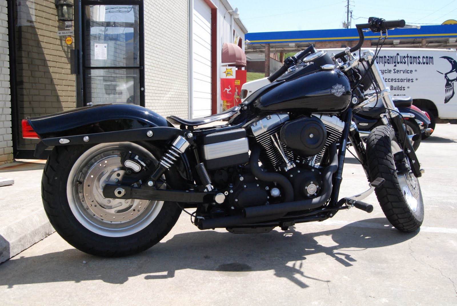 Garage Co. Customs Fat Bob Fixin