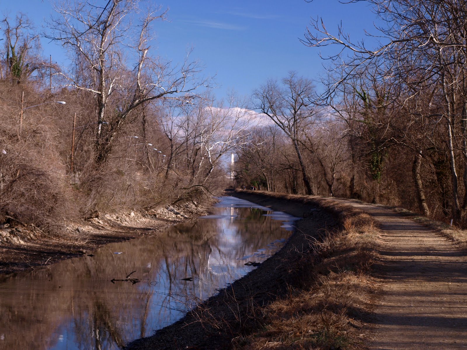 [WashingtonMonumentfromC&O.JPG]