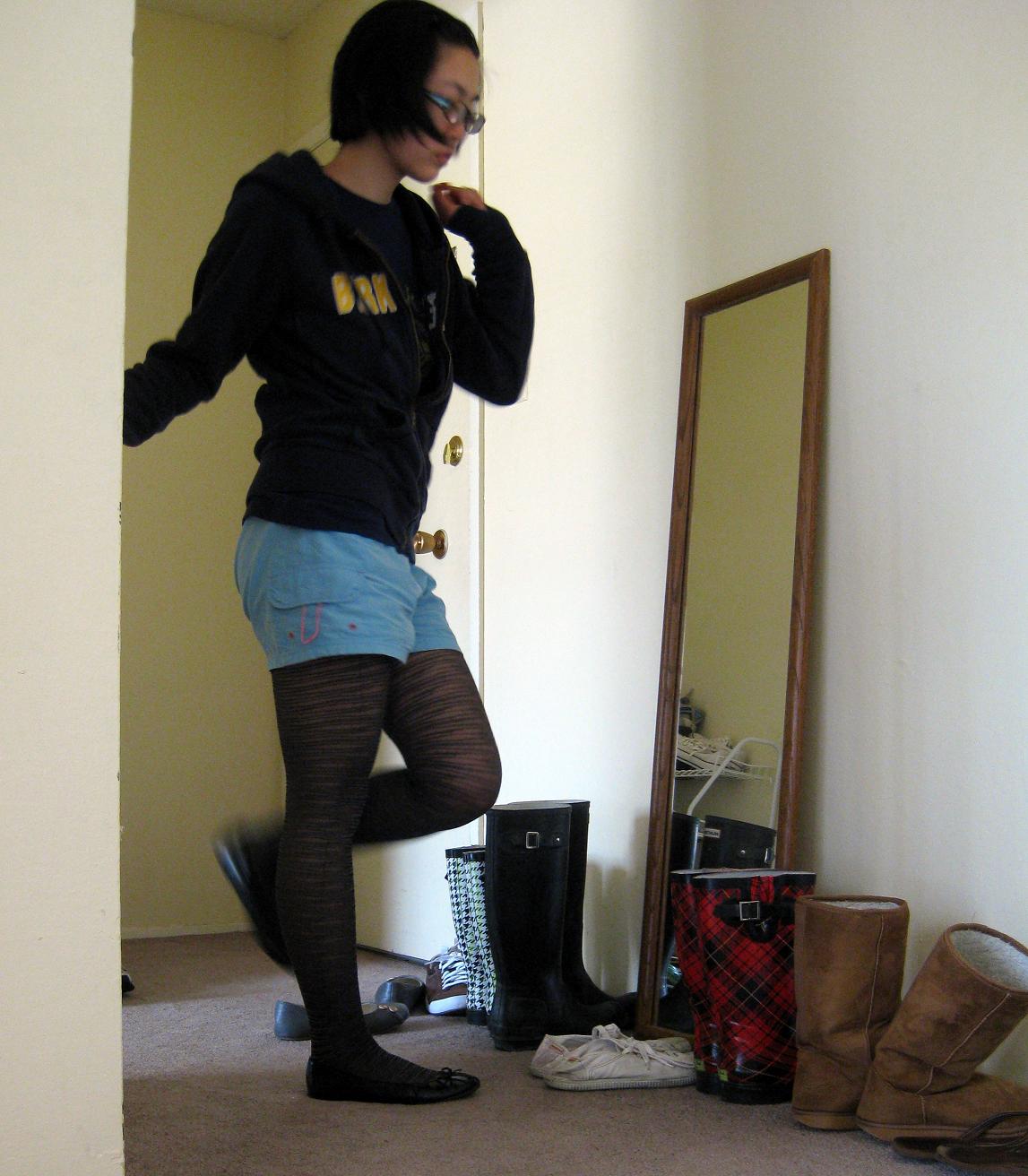 [oneoutfitonephotolaundry.JPG]