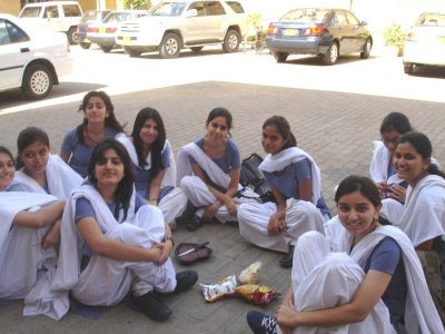 College Girls on Thread  Karachi Dha College Girls