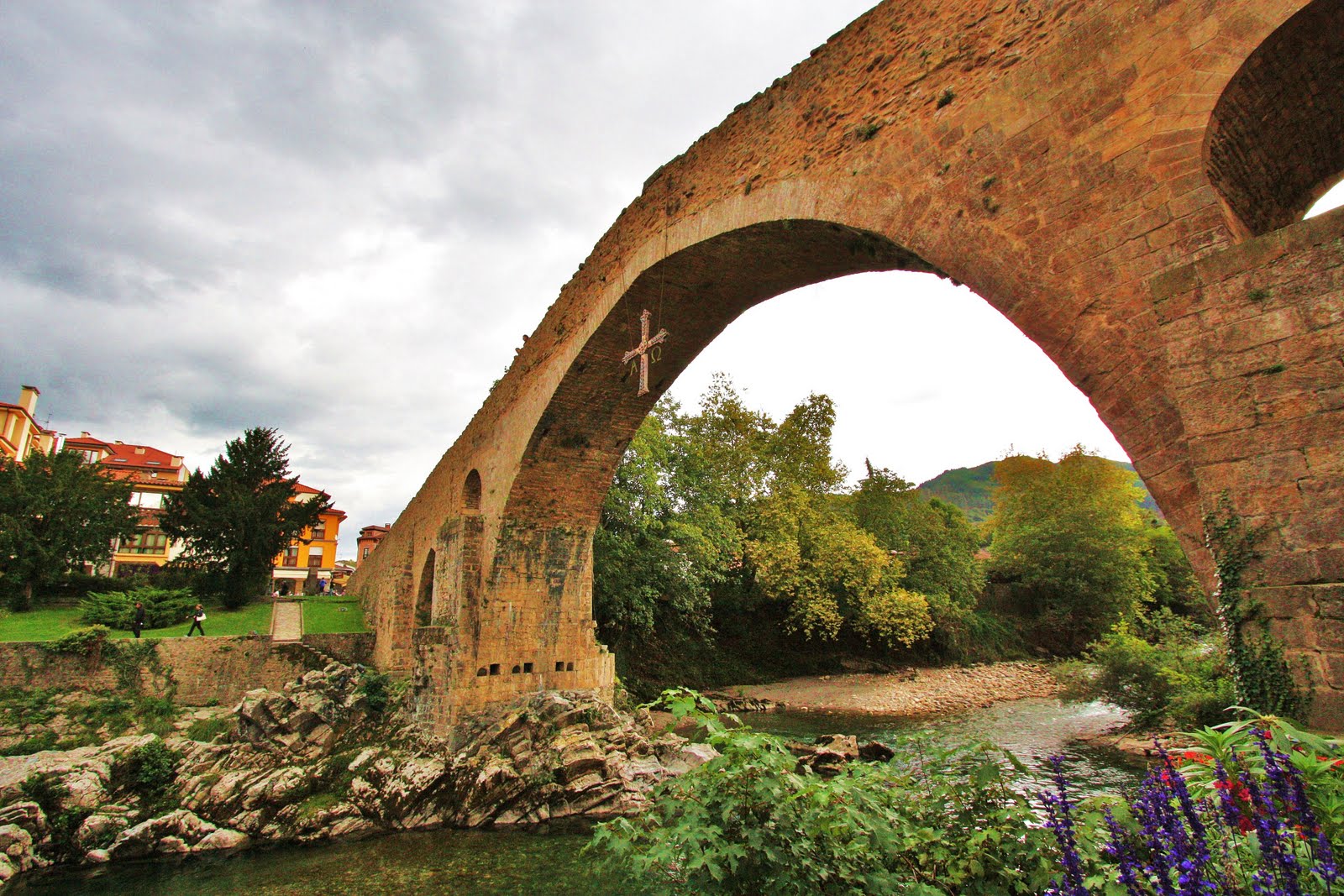 Cangas de Onís, Asturias {Part IV of VI} The Wandering Stardust