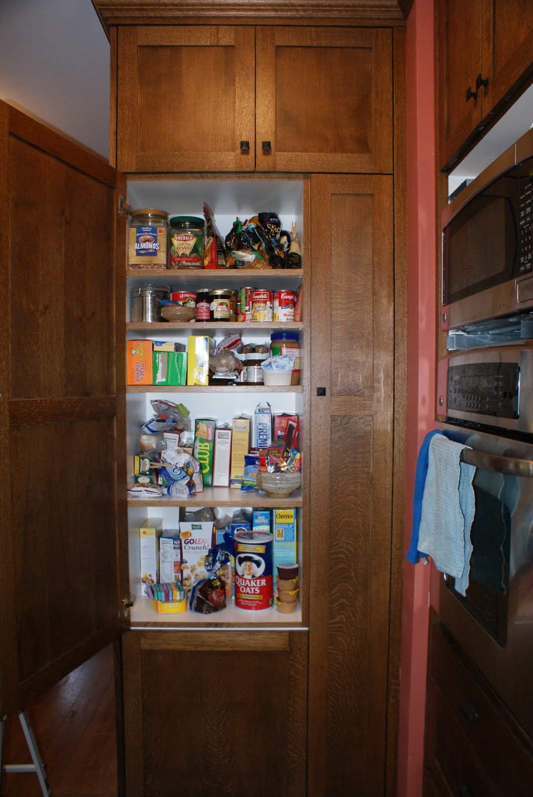 [pantry2.JPG]