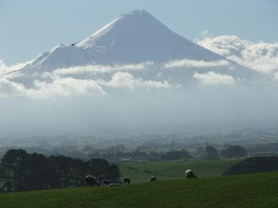 Udsigt fra Eltham mod Mount Taranaki Udsigt fra Eltham mod Mount Taranaki