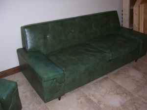 [green+vinyl+couch.jpg]
