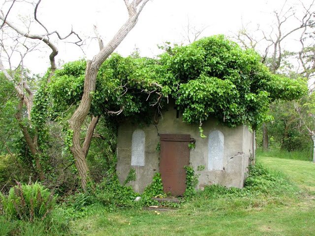 Shively Mausoleum in Pioneer Cemetery, Astoria, Oregon