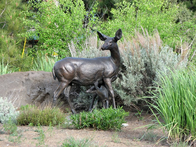 Deer and Fawn Bronze Sculpture, Bend, Oregon