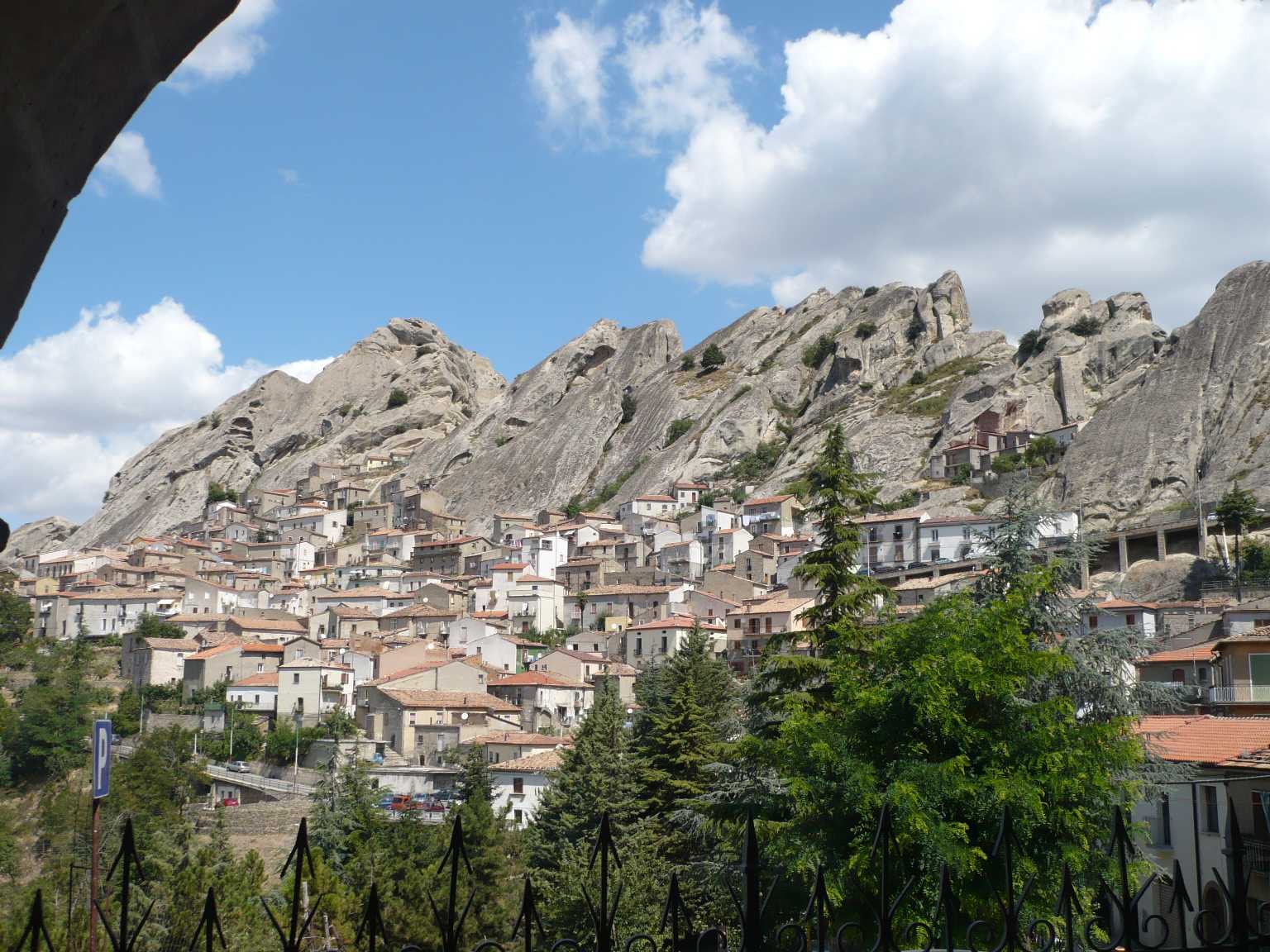 [Pietrapertosa+sulle+Dolomiti+lucane+2.JPG]