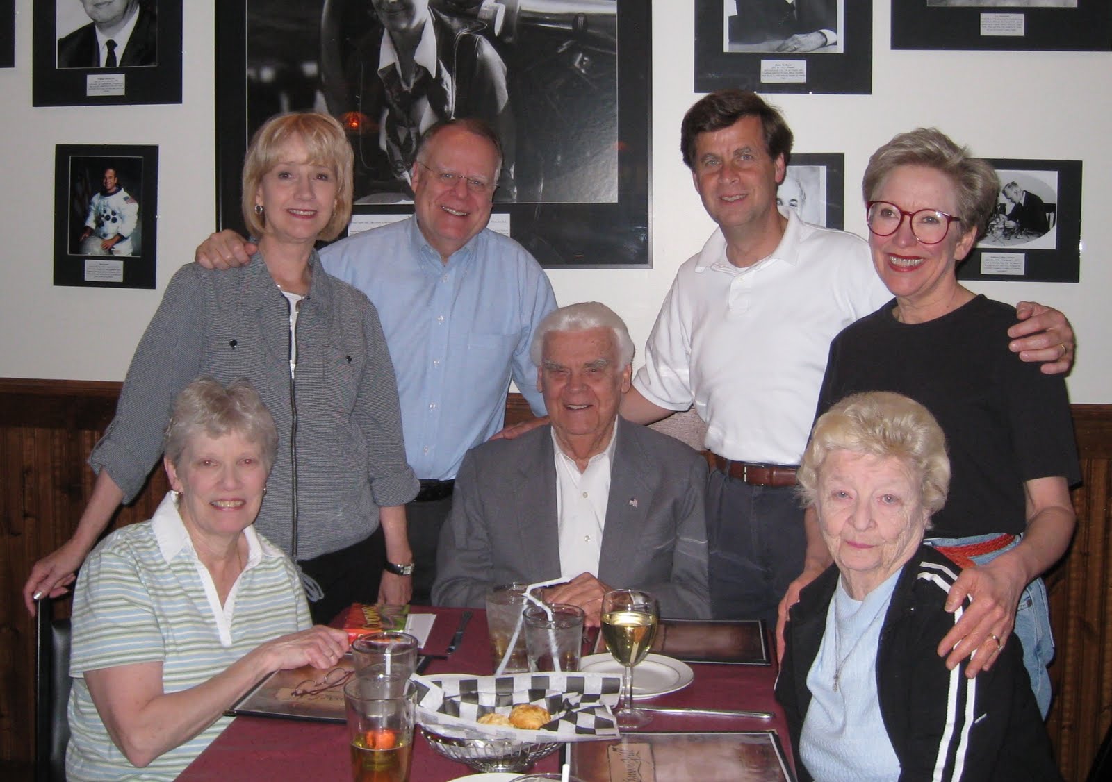 http://3.bp.blogspot.com/_Dc7jZhZEWu0/S-ImCOJurPI/AAAAAAAAGtg/O_WiYj2WVU4/s1600/Dad%27s+birthday+dinner+at+Kansan+Grill.jpg
